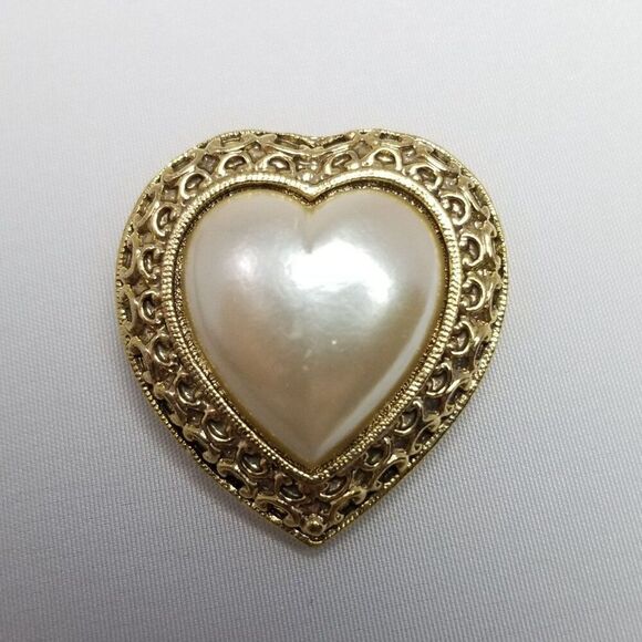 Vintage Heart Shape Brooch, Faux Pearl Gold Tone Setting, Sweetheart Lapel Pin - Picture 5 of 5